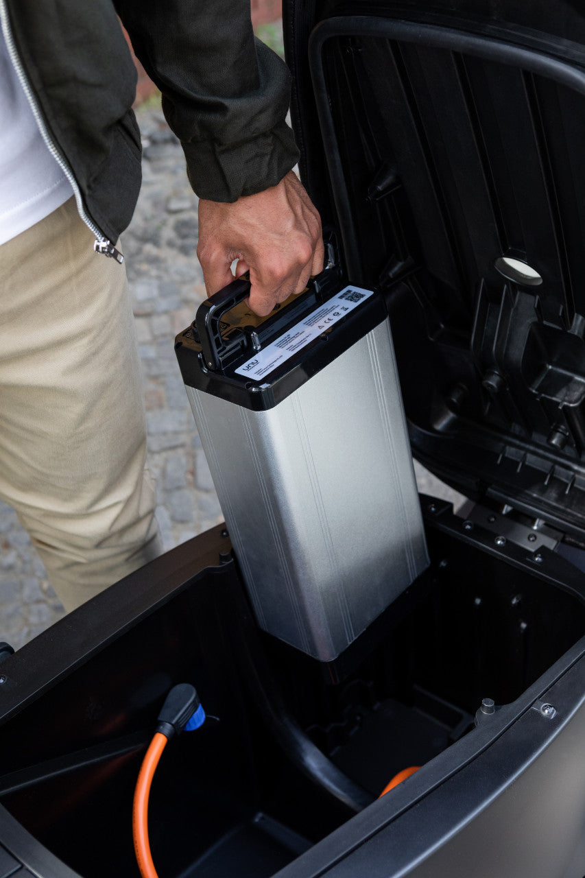 <tc>unu</tc> Move battery